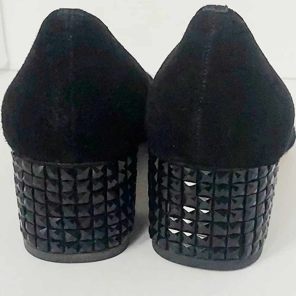 EUC Michael Kors Arabella Blk Suede Block Kitten Jeweled Heel Dress Pumps Size 7 - Picture 4 of 6